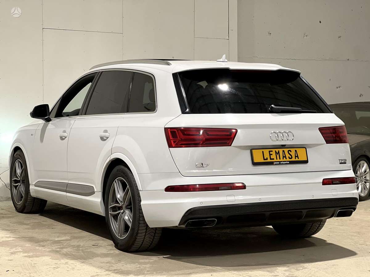 Audi Q7, 3.0 l., off-road / crossover
