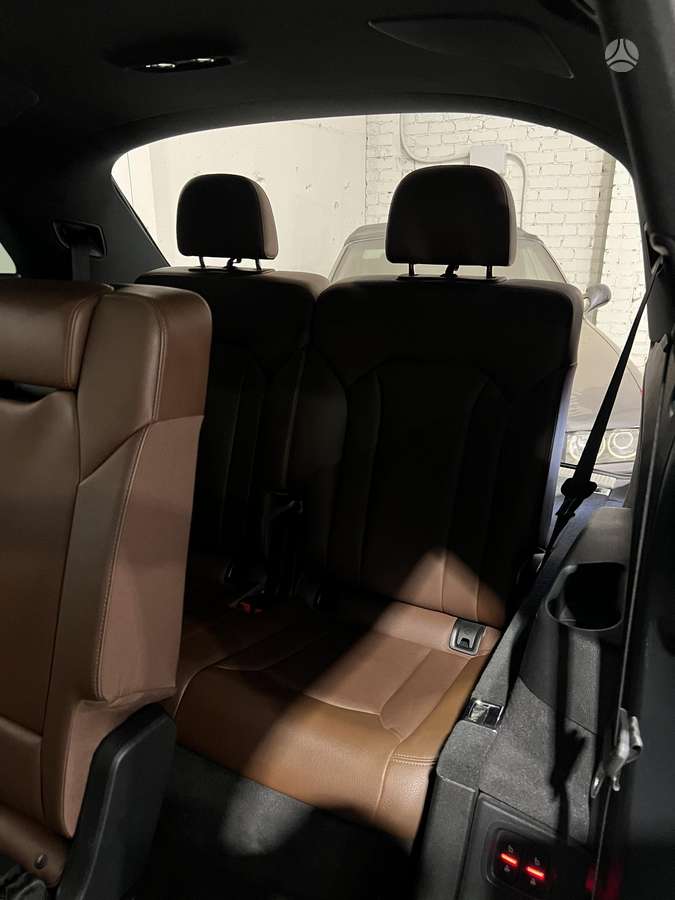 Audi Q7, 3.0 l., off-road / crossover