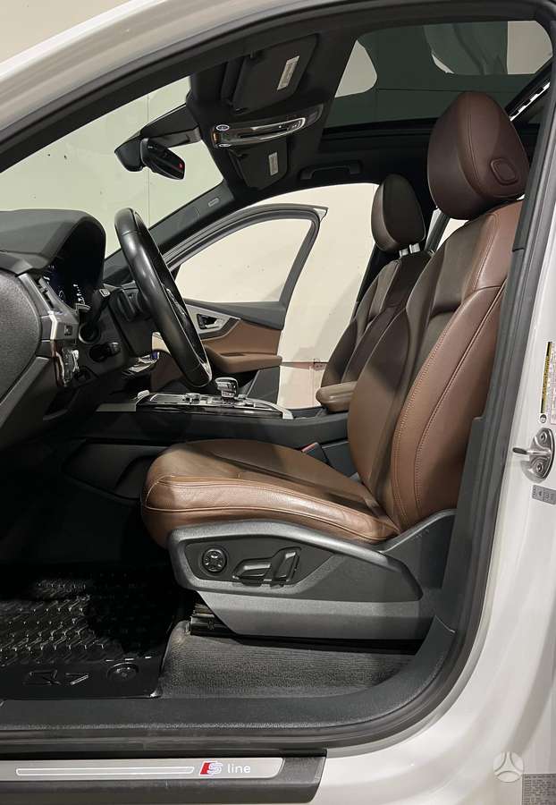 Audi Q7, 3.0 l., off-road / crossover