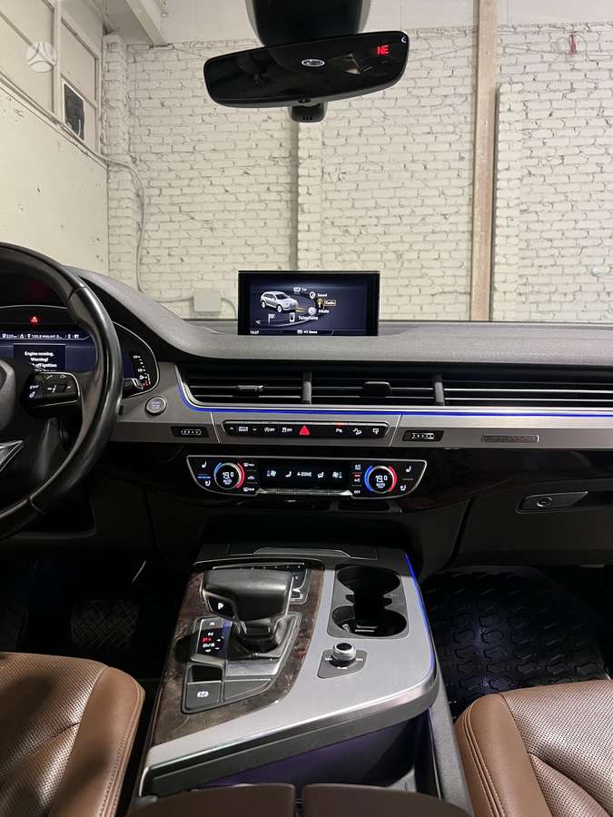 Audi Q7, 3.0 l., Внедорожник / Кроссовер