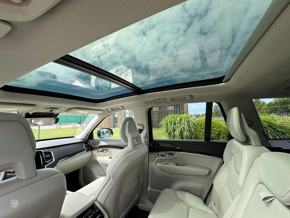 Volvo XC90, 2.0 l., off-road / crossover
