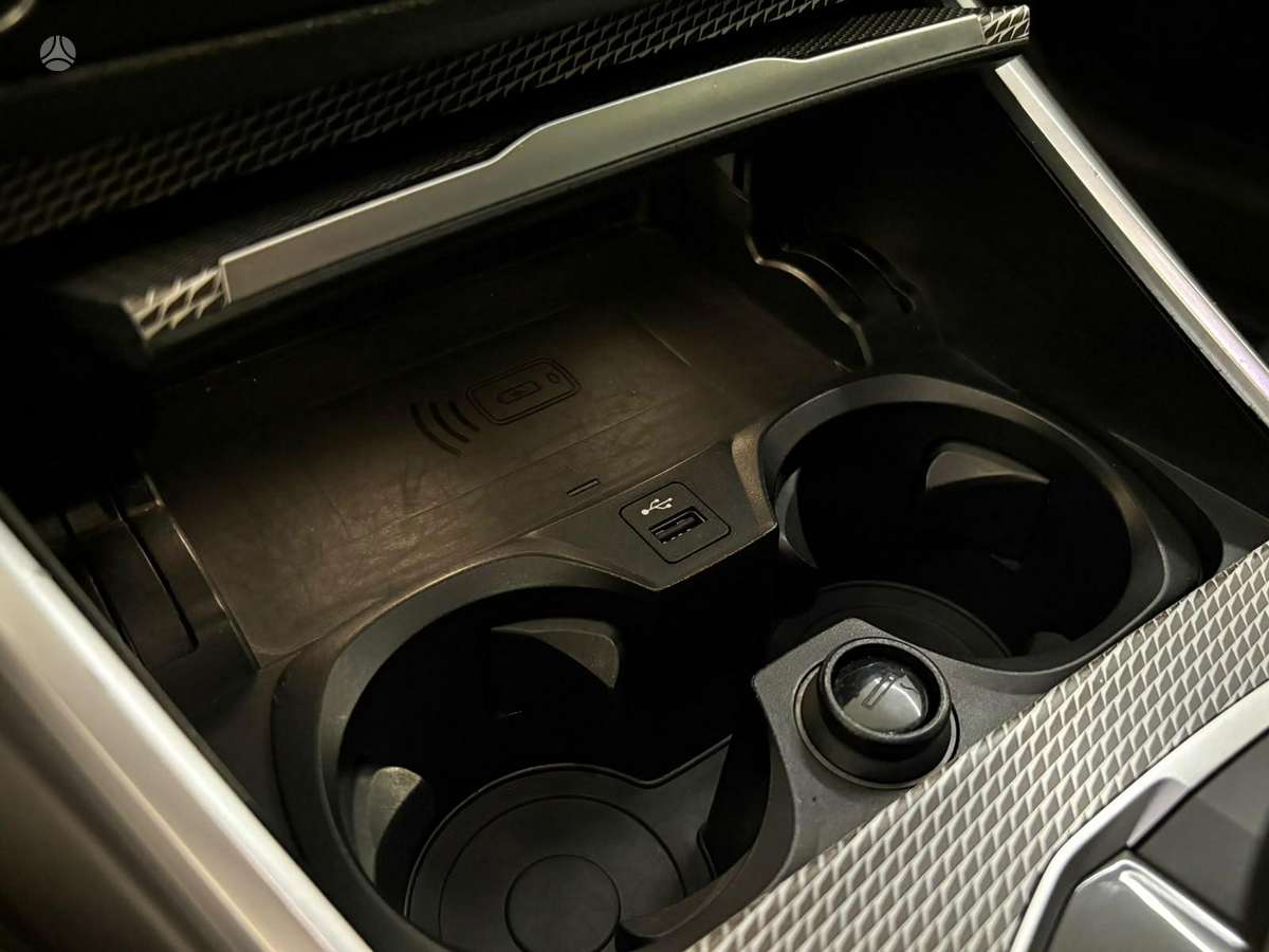 BMW 320, 2.0 l., Седан