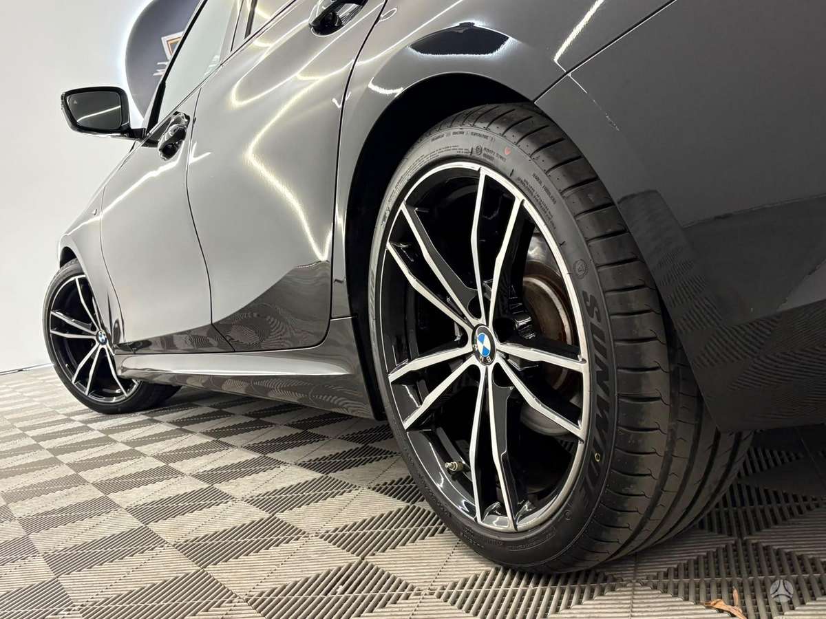 BMW 320, 2.0 l., Седан