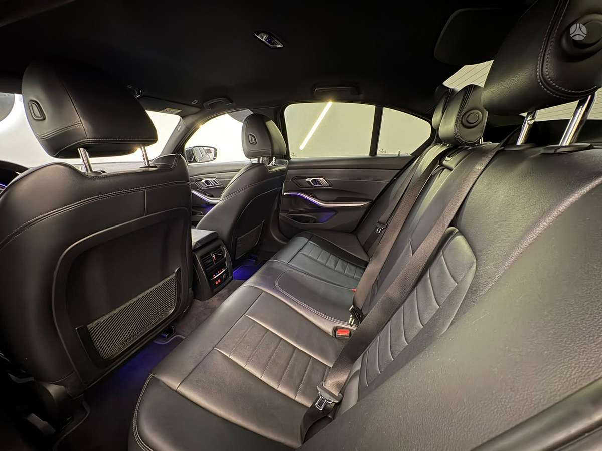 BMW 320, 2.0 l., Седан