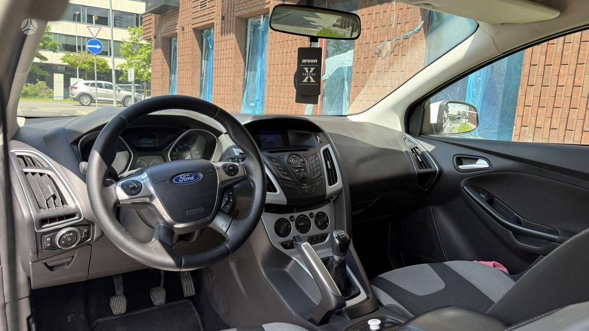 Ford Focus, 1.0 l., Хэтчбек