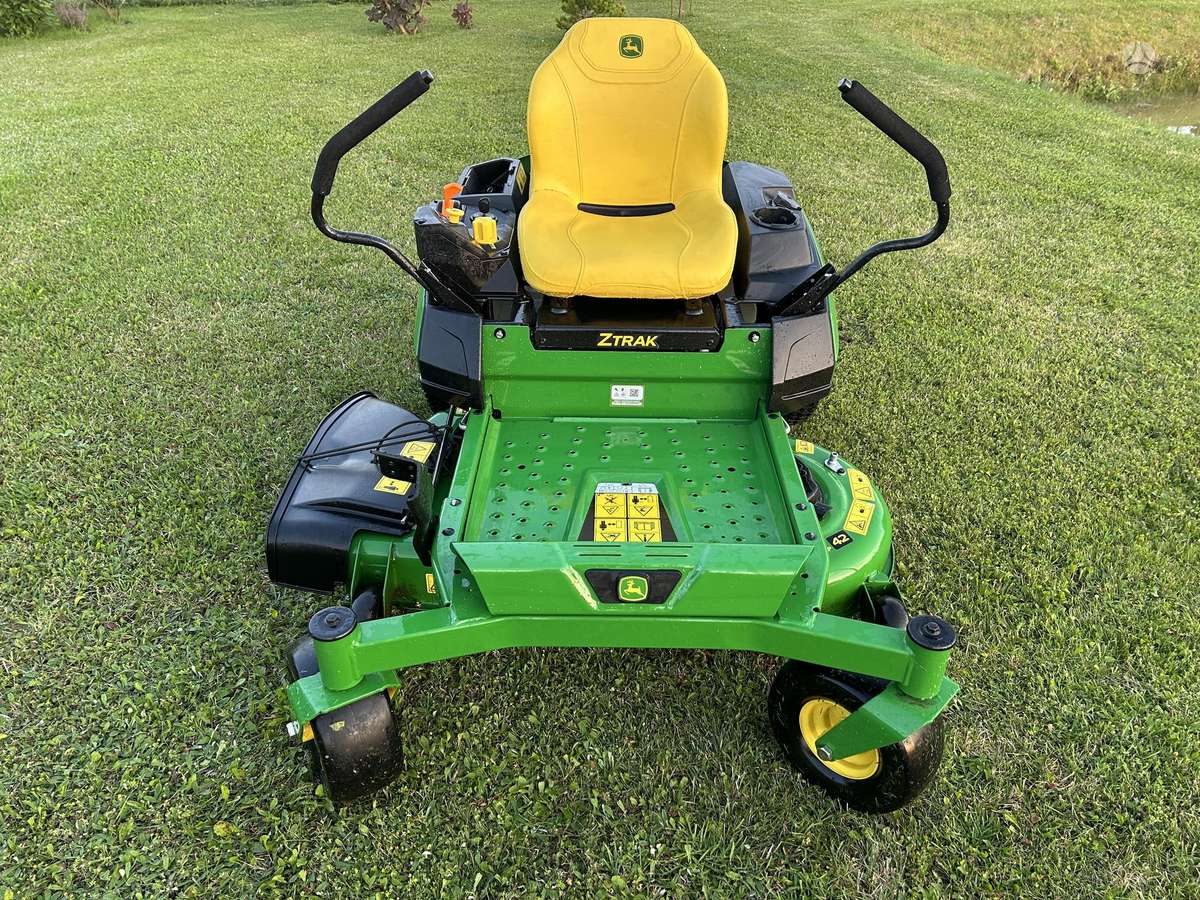 John Deere Z315E, sodo traktoriai