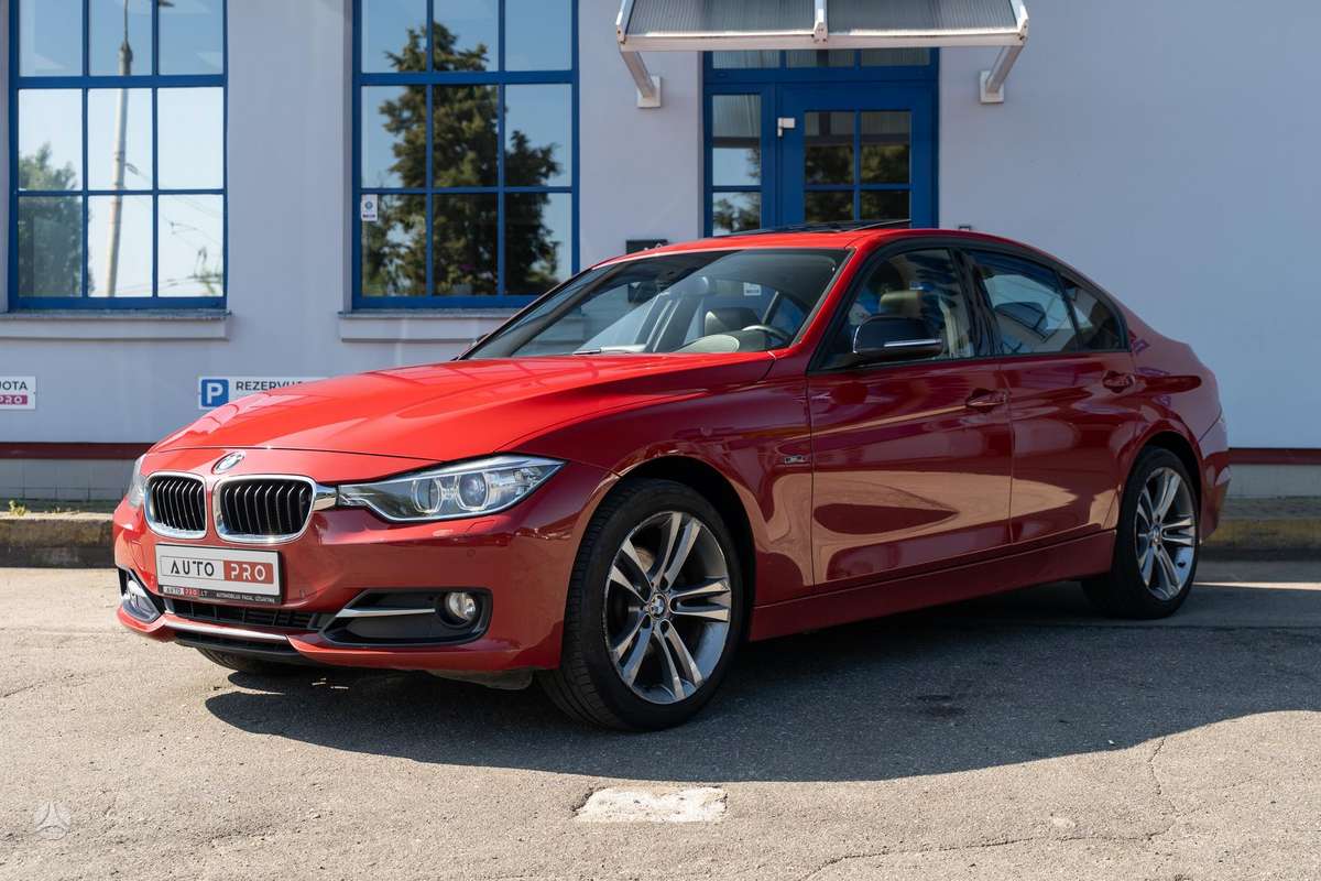 BMW 320, 2.0 l., saloon / sedan