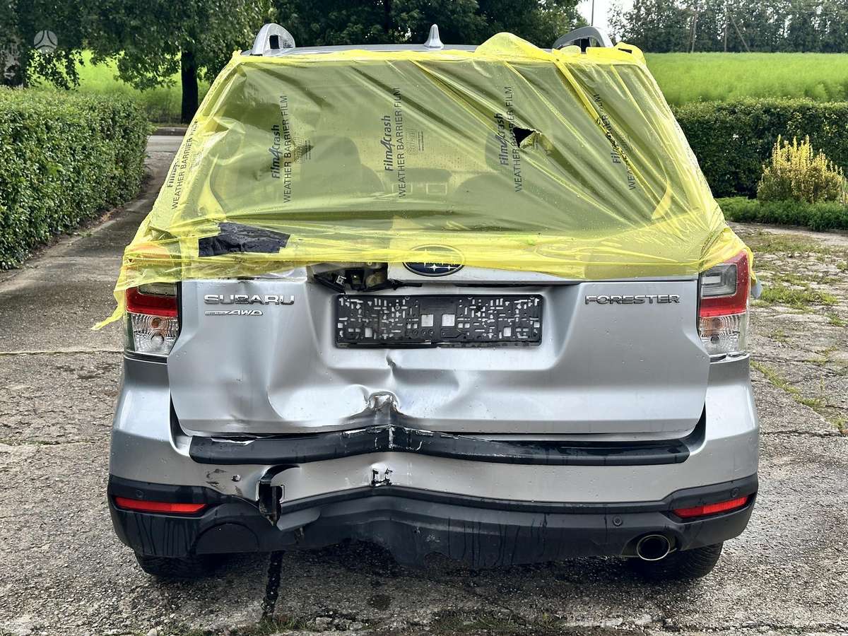 Subaru Forester, 2.0 l., off-road / crossover