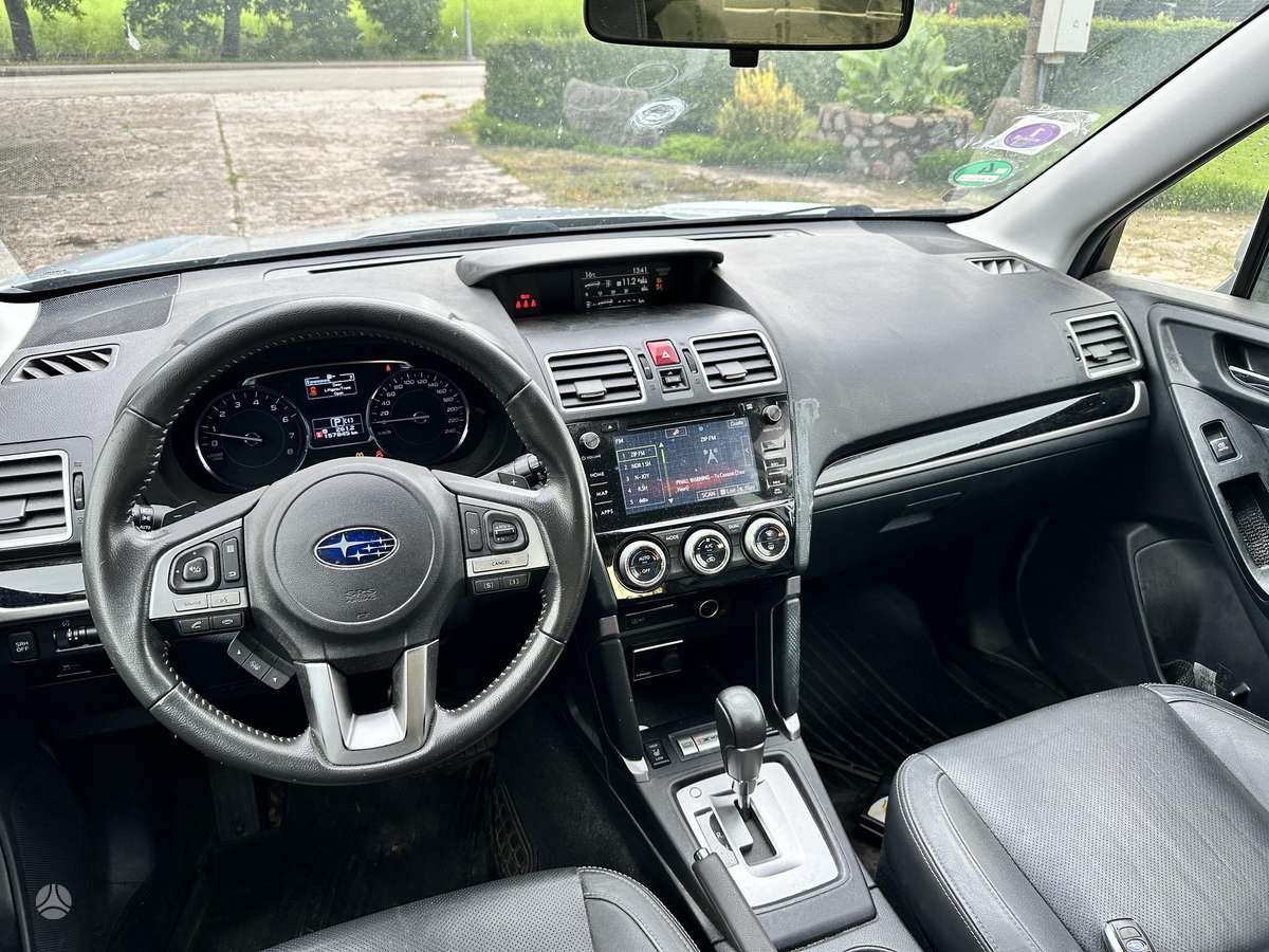 Subaru Forester, 2.0 l., off-road / crossover