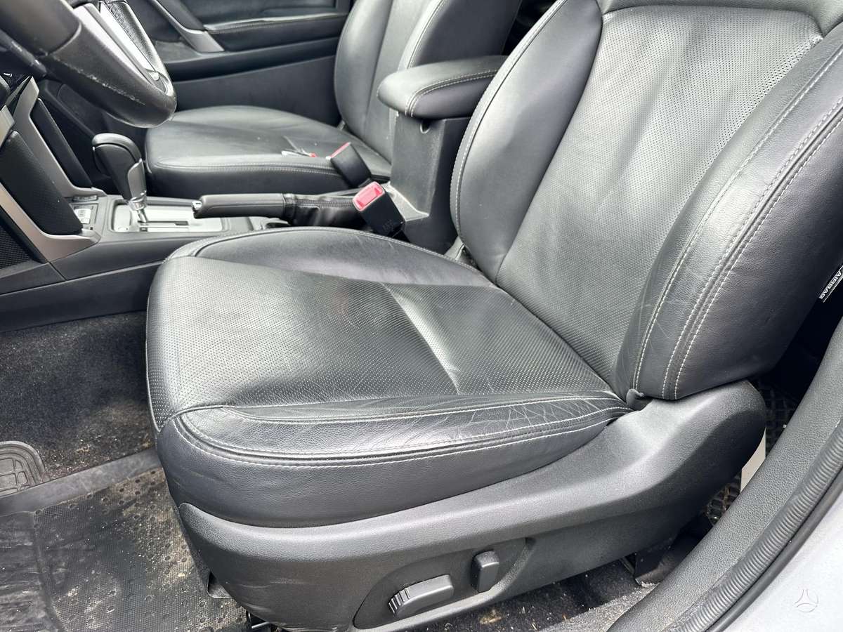 Subaru Forester, 2.0 l., off-road / crossover