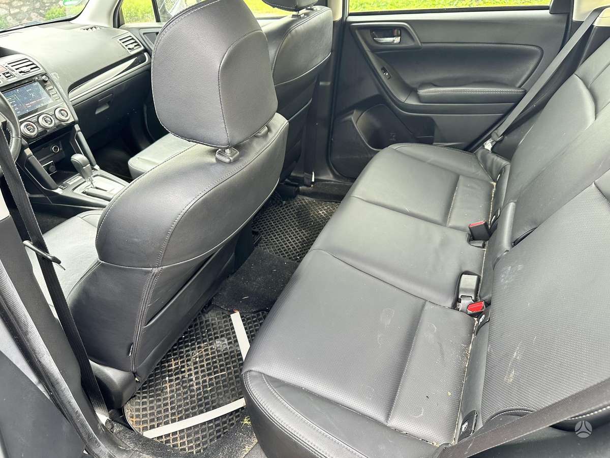 Subaru Forester, 2.0 l., off-road / crossover