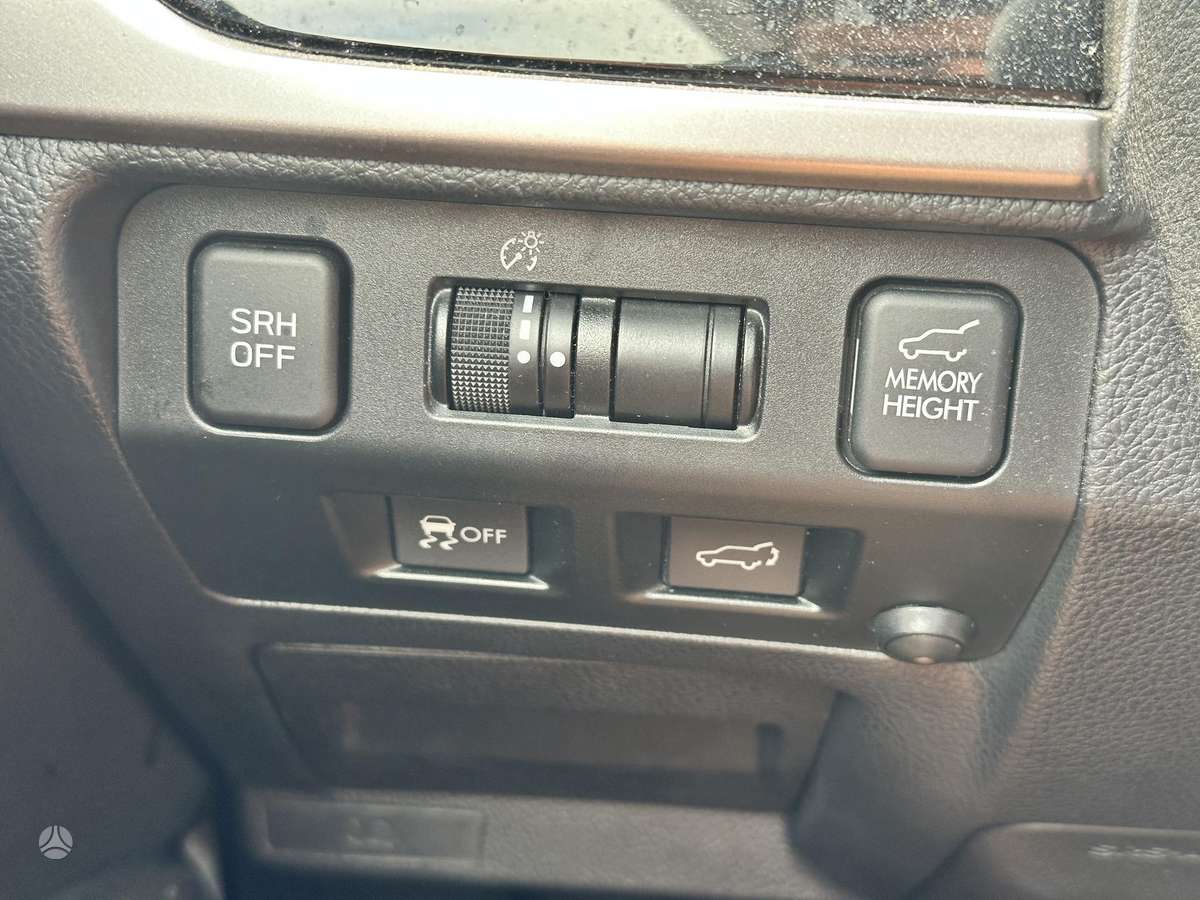 Subaru Forester, 2.0 l., off-road / crossover