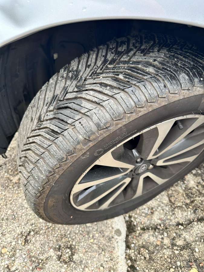 Subaru Forester, 2.0 l., off-road / crossover