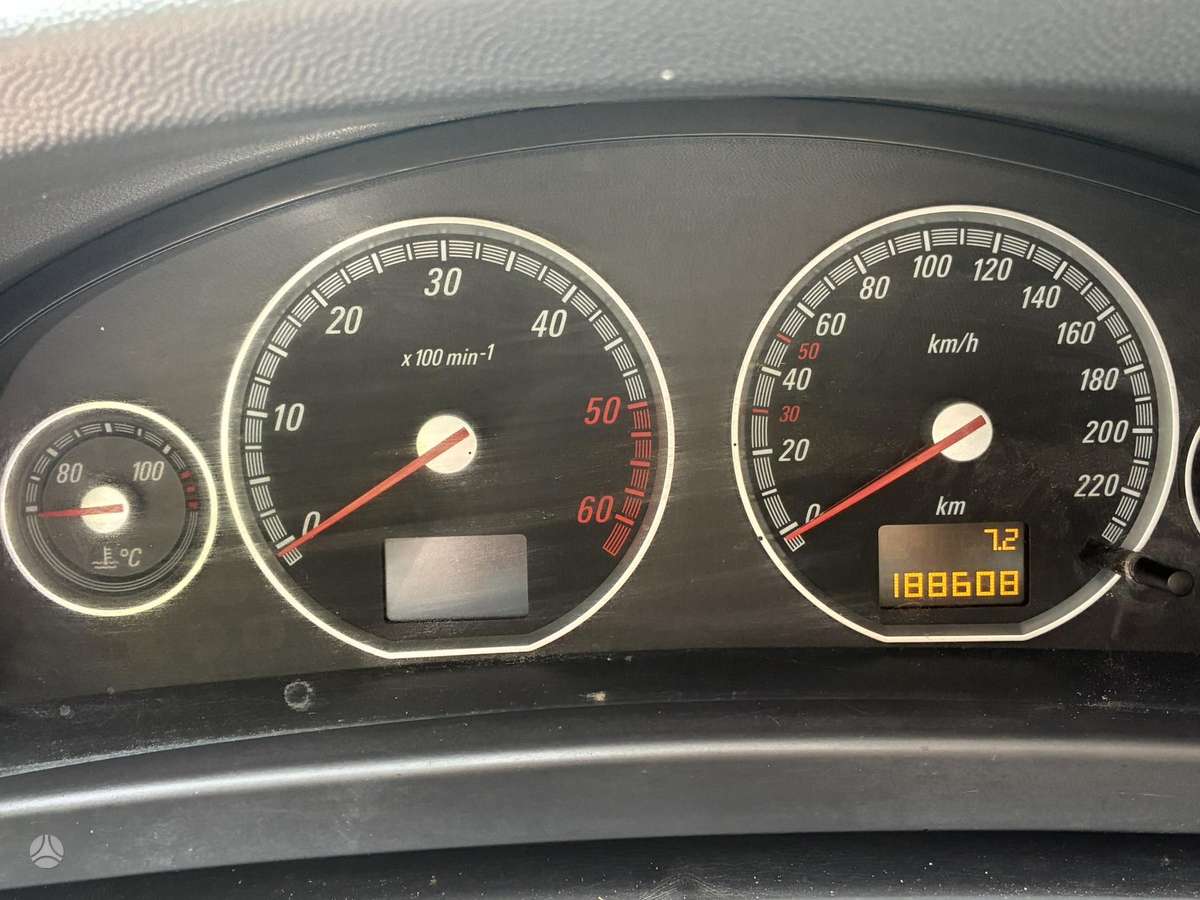 Opel Vectra, 2.2 l., hatchback
