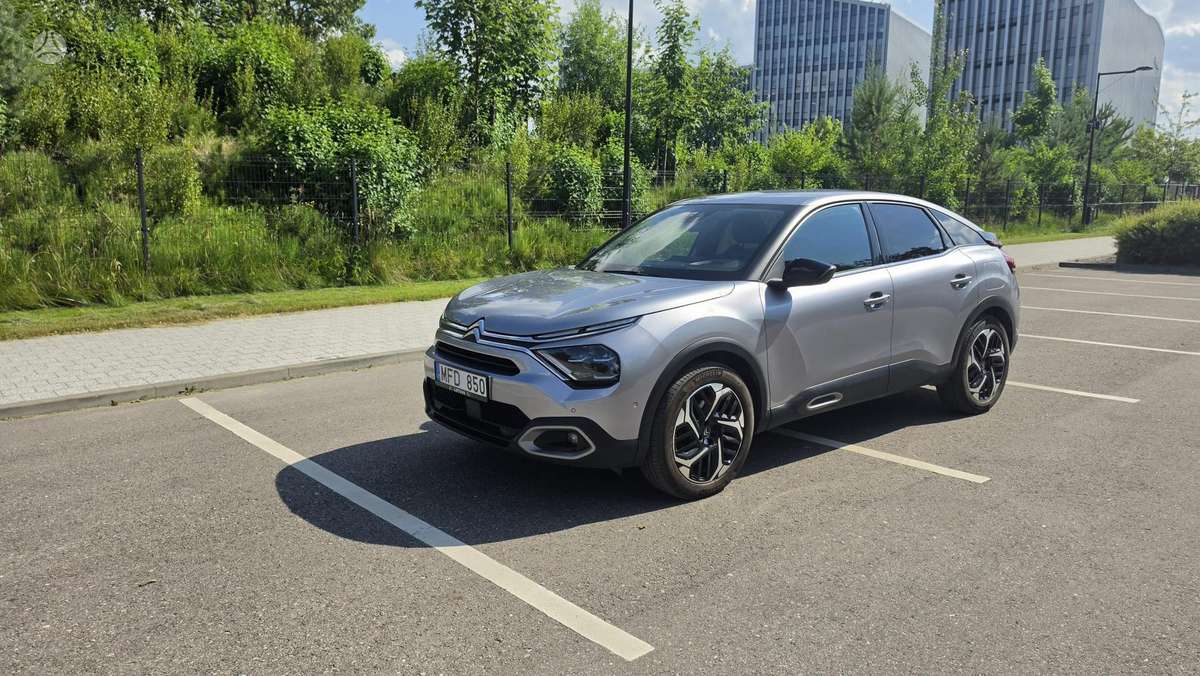 Citroen C4, 1.5 l., hatchback