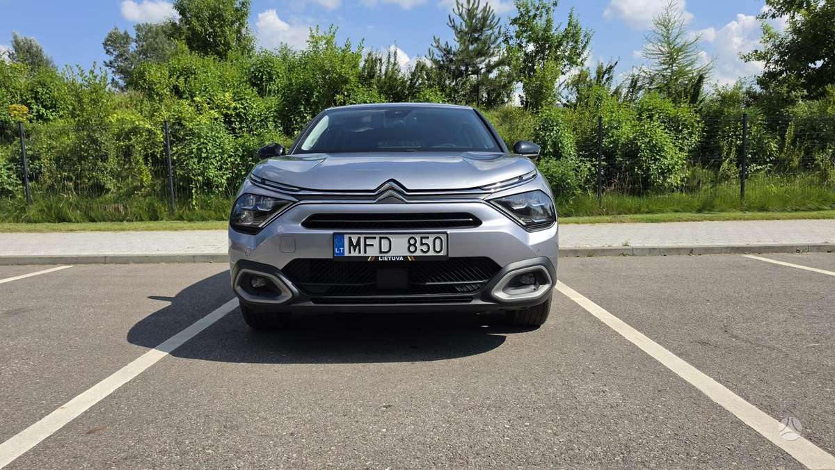 Citroen C4, 1.5 l., hatchback