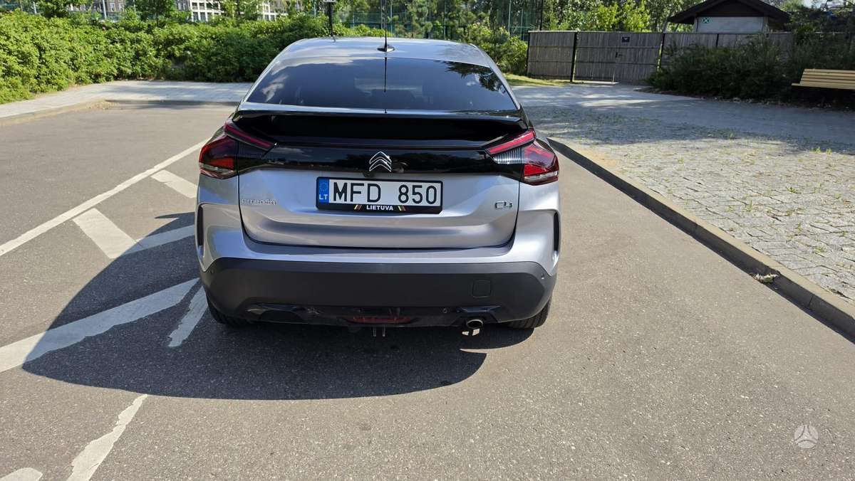 Citroen C4, 1.5 l., hatchback