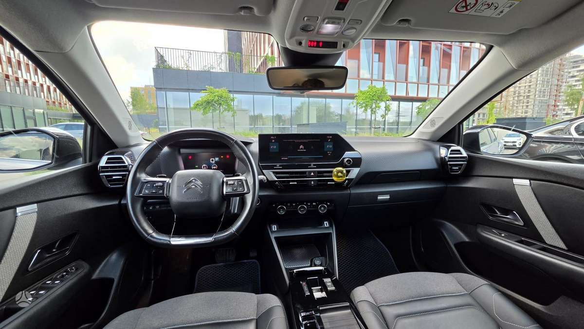 Citroen C4, 1.5 l., hatchback