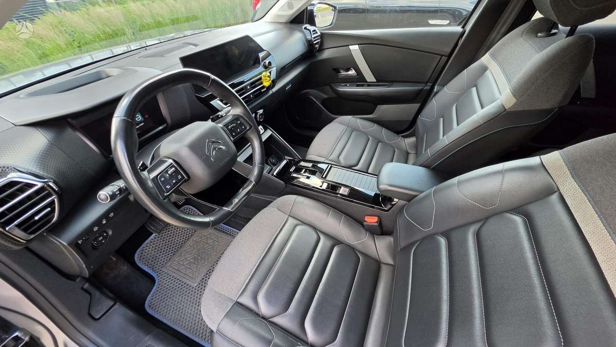 Citroen C4, 1.5 l., hatchback