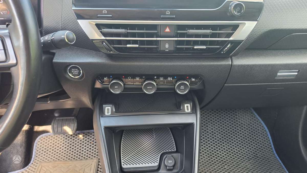 Citroen C4, 1.5 l., hatchback