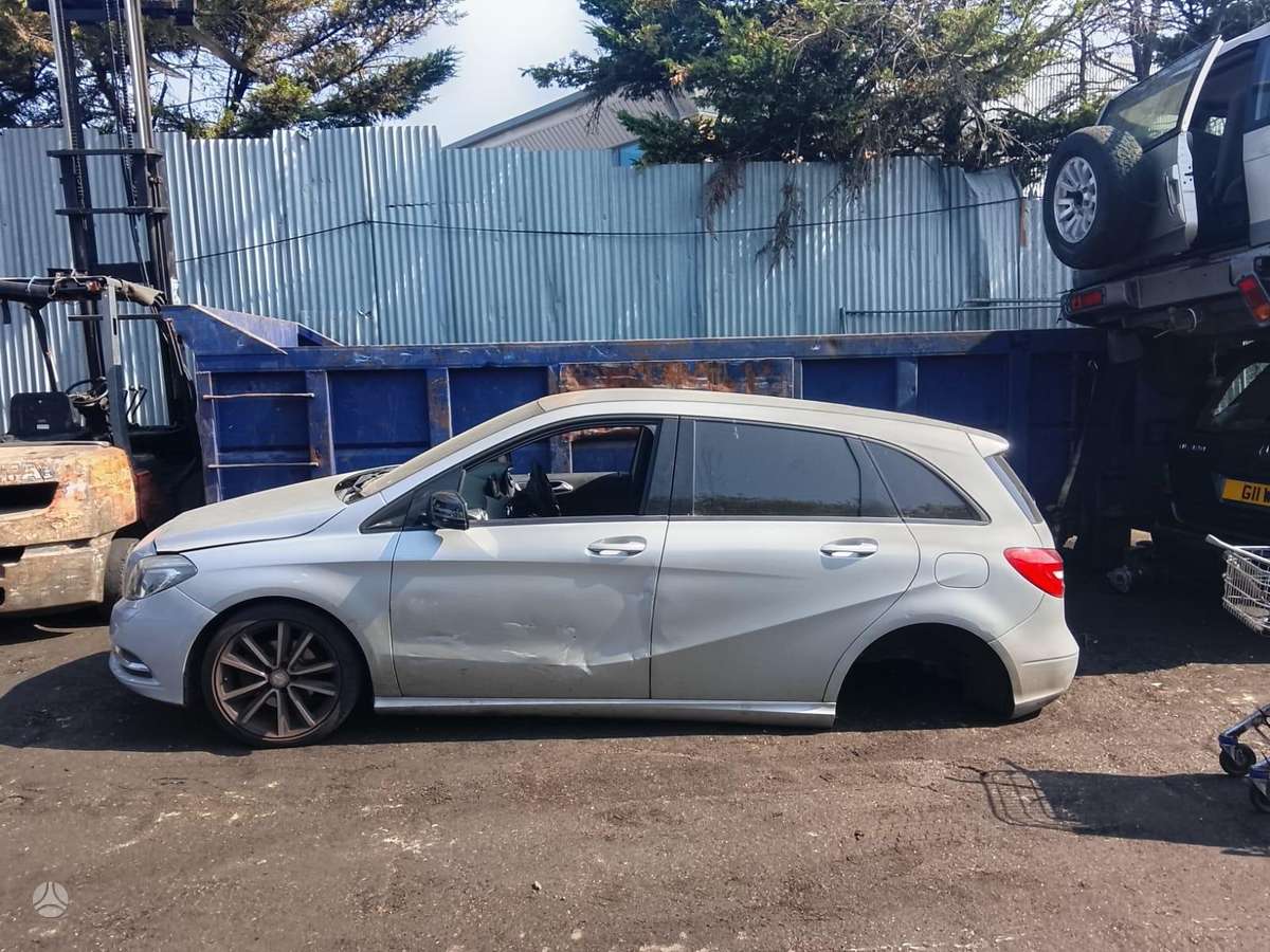 Mercedes-Benz B220