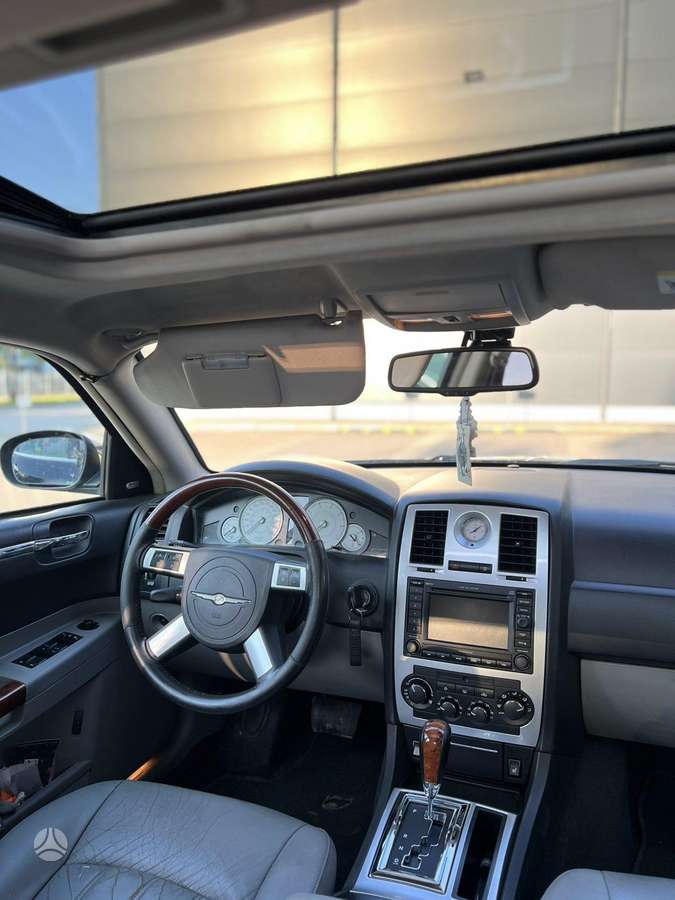 Chrysler 300C, 3.0 l., Седан