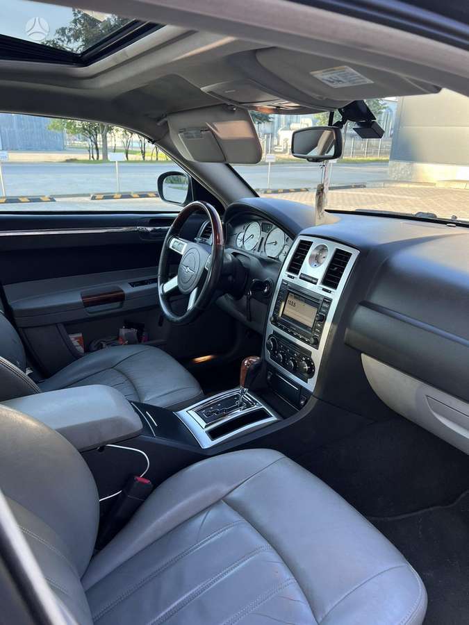 Chrysler 300C, 3.0 l., Седан