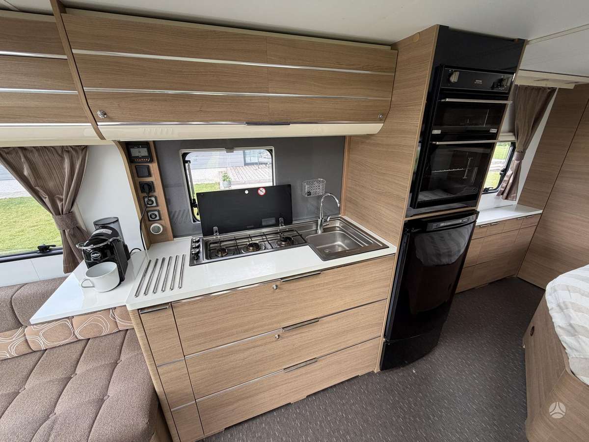 Adria Adora 613UT, caravans