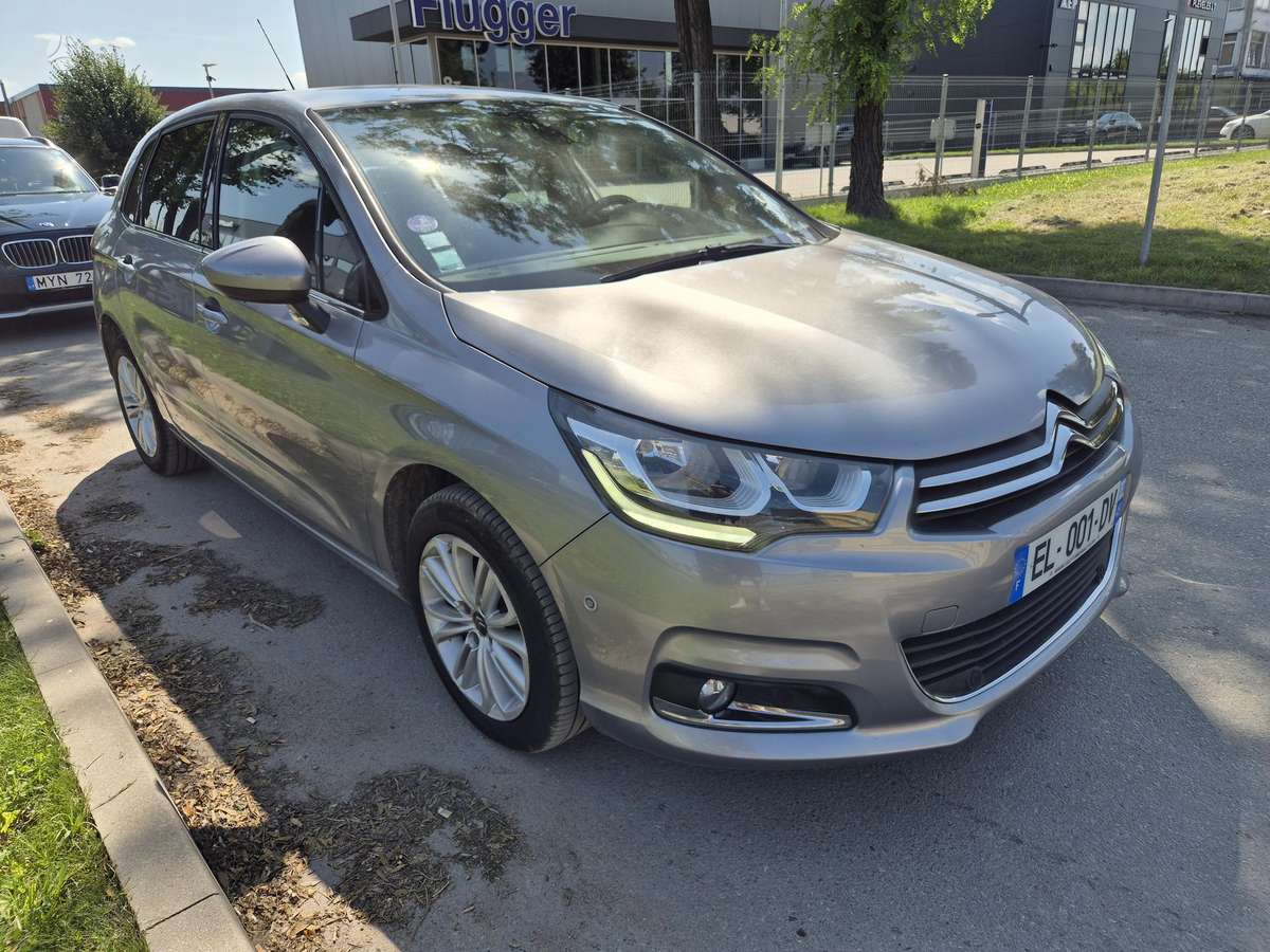 Citroen C4, 1.2 l., hatchback