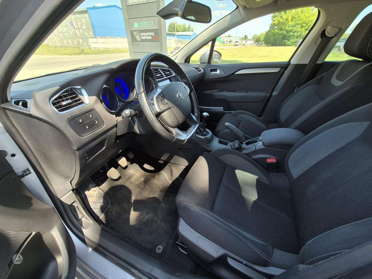 Citroen C4, 1.2 l., Хэтчбек