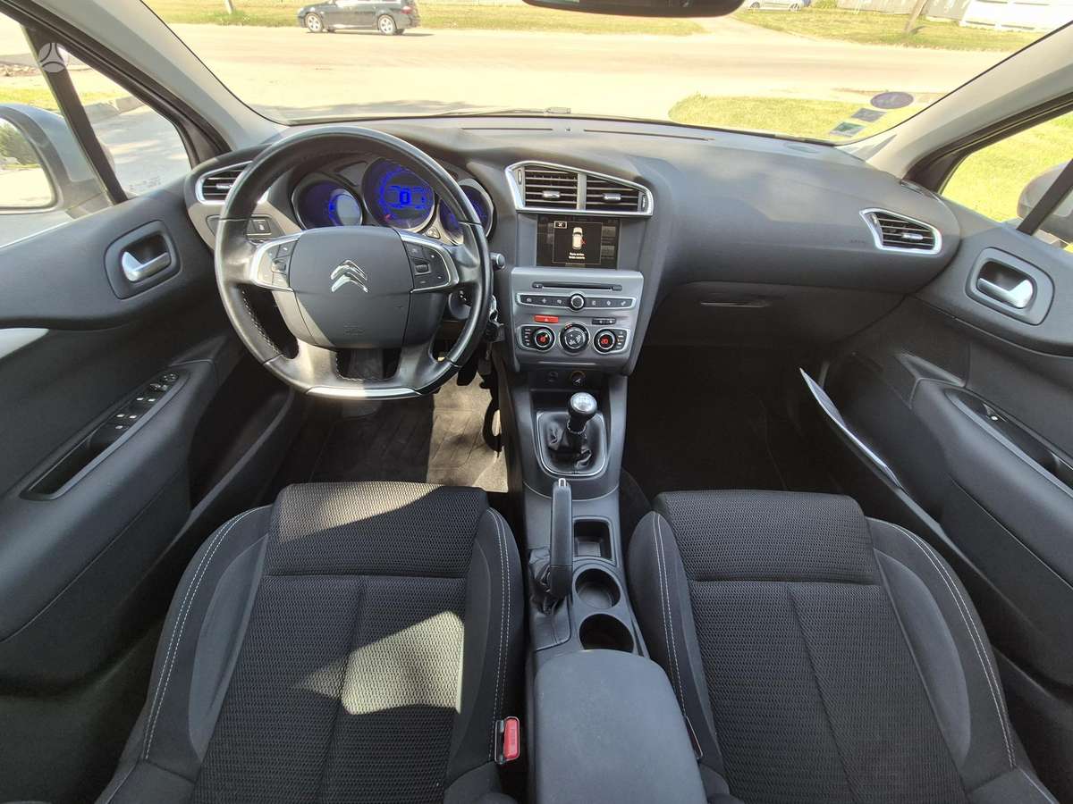 Citroen C4, 1.2 l., Хэтчбек