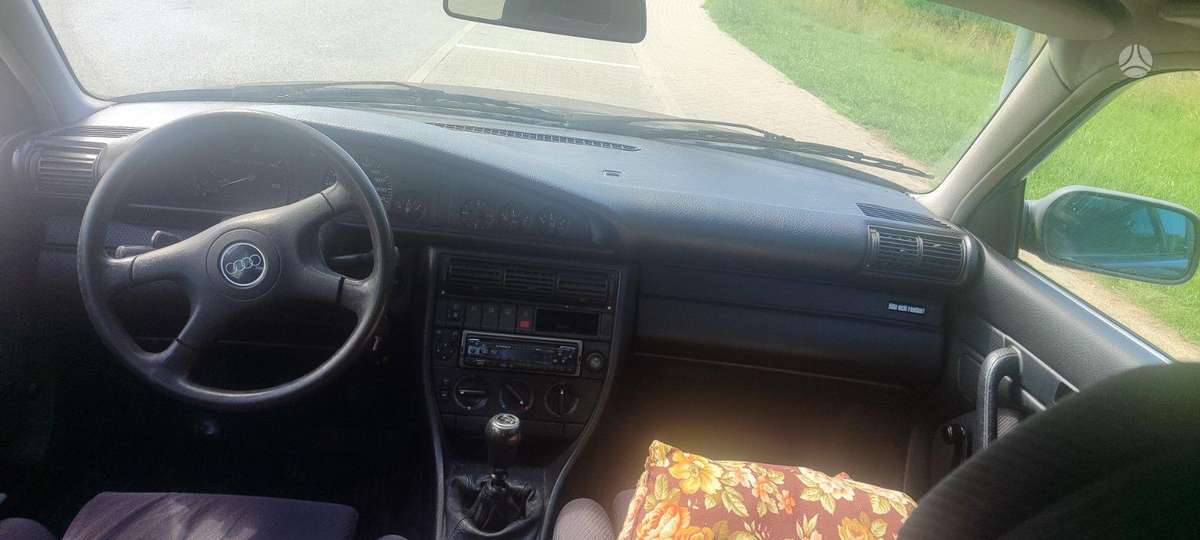 Audi 100, 2.5 l., Седан