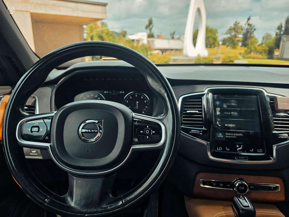 Volvo XC90 - 8