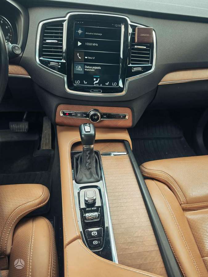 Volvo XC90 - 9