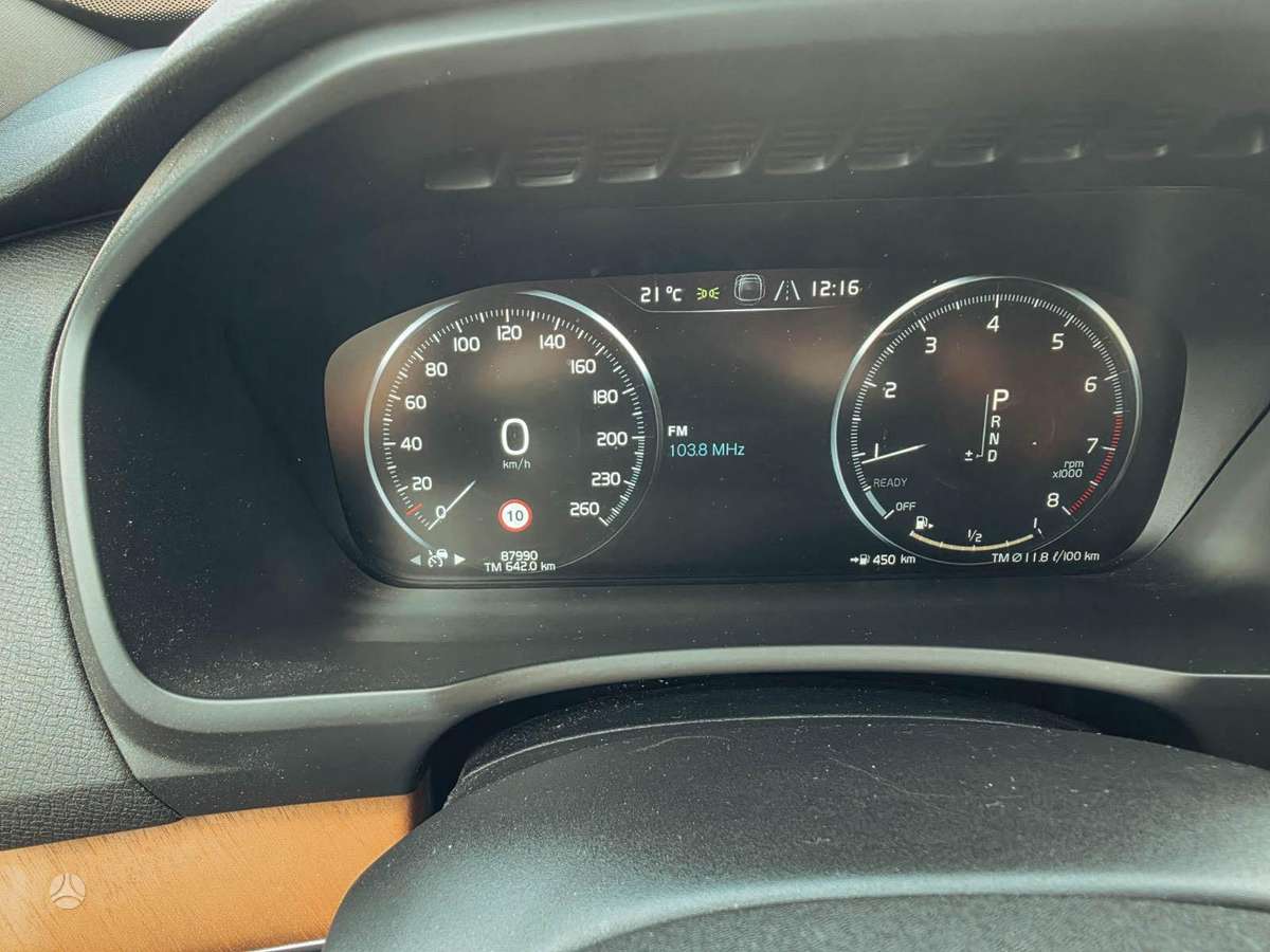 Volvo XC90 - 10