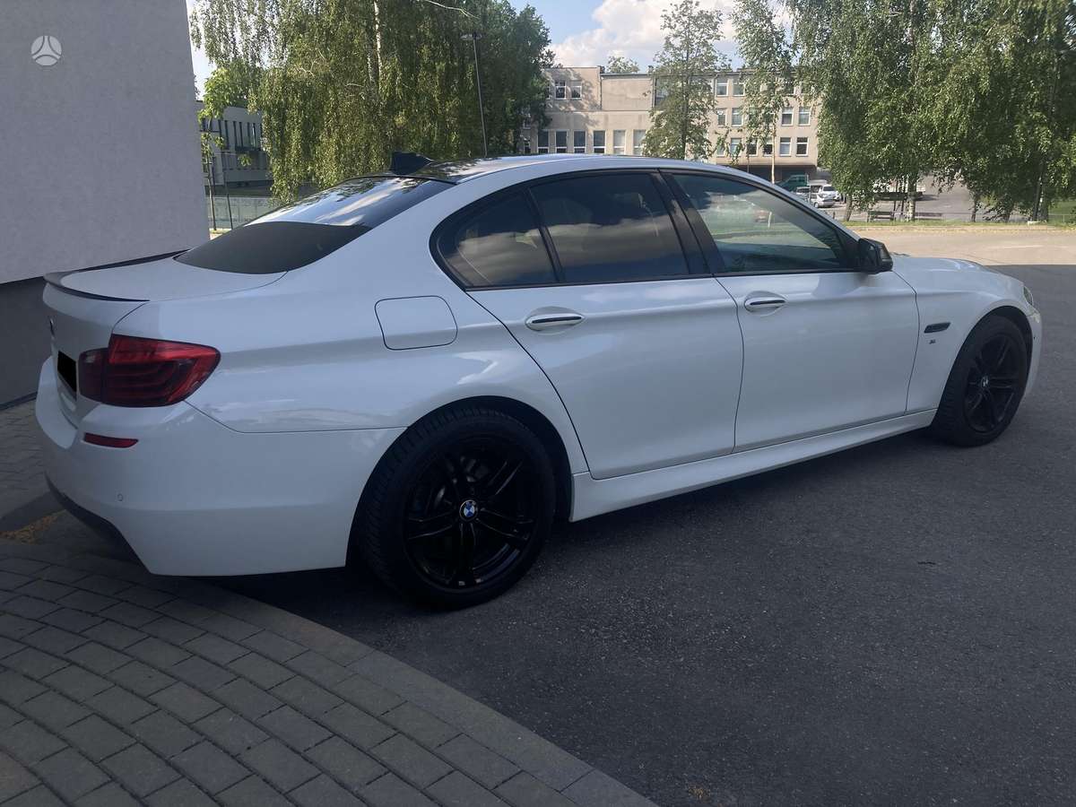 BMW 528, 2.0 l., Седан