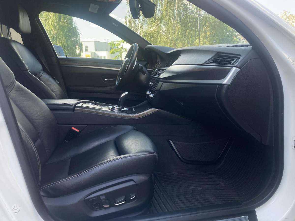 BMW 528, 2.0 l., Седан