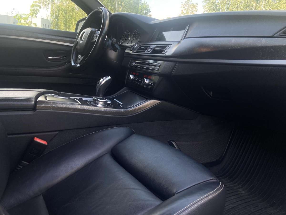 BMW 528, 2.0 l., Седан