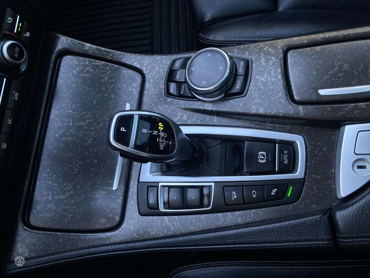 BMW 528, 2.0 l., Седан