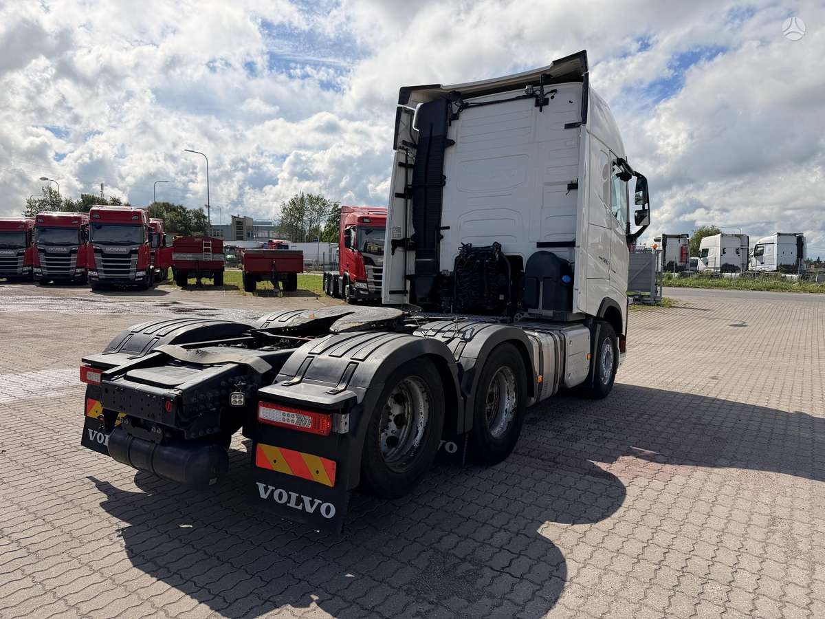 Volvo FH500, double sleeper