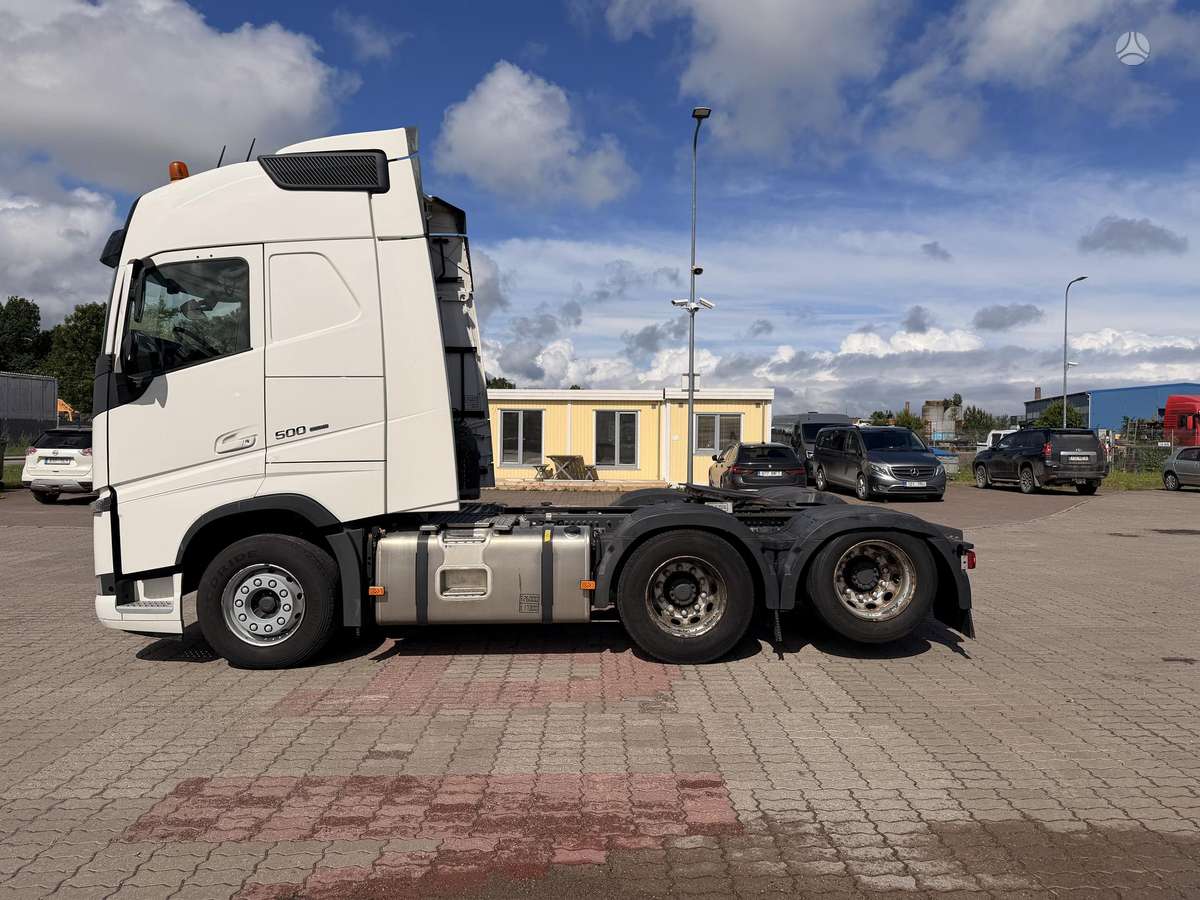 Volvo FH500, double sleeper