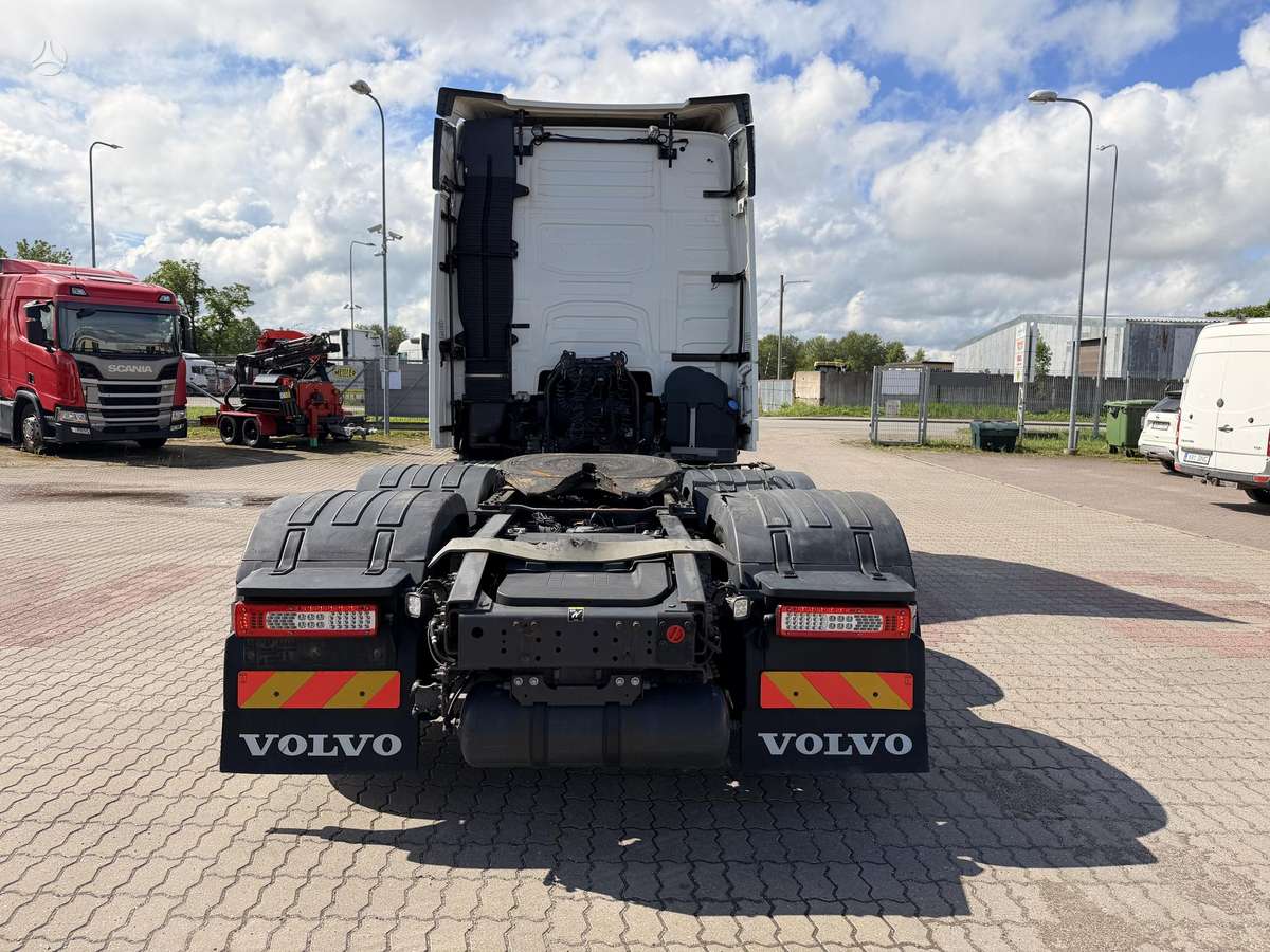 Volvo FH500, double sleeper