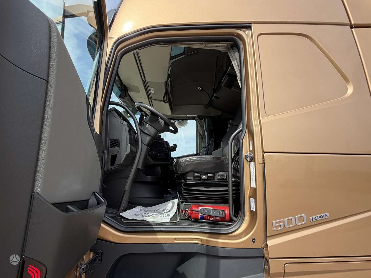 Volvo FH500, double sleeper