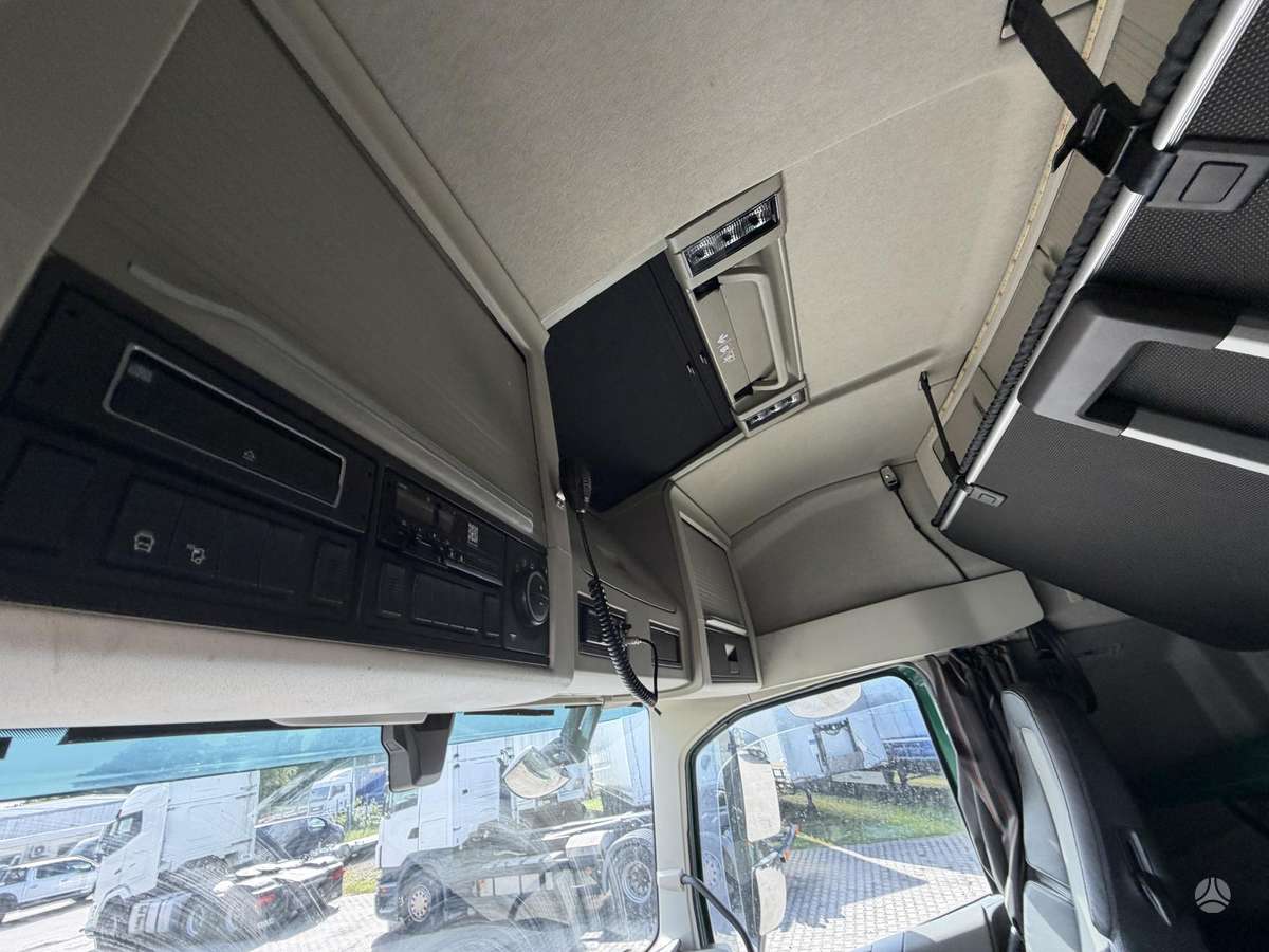 Volvo FH500, double sleeper