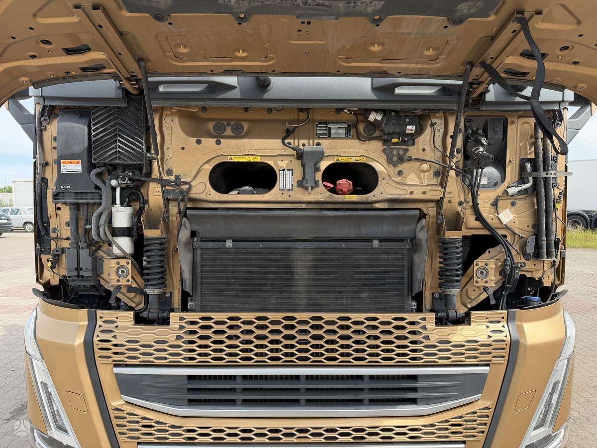 Volvo FH500, double sleeper