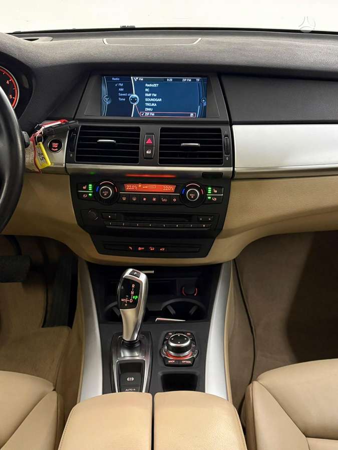 BMW X5, 3.0 l., off-road / crossover