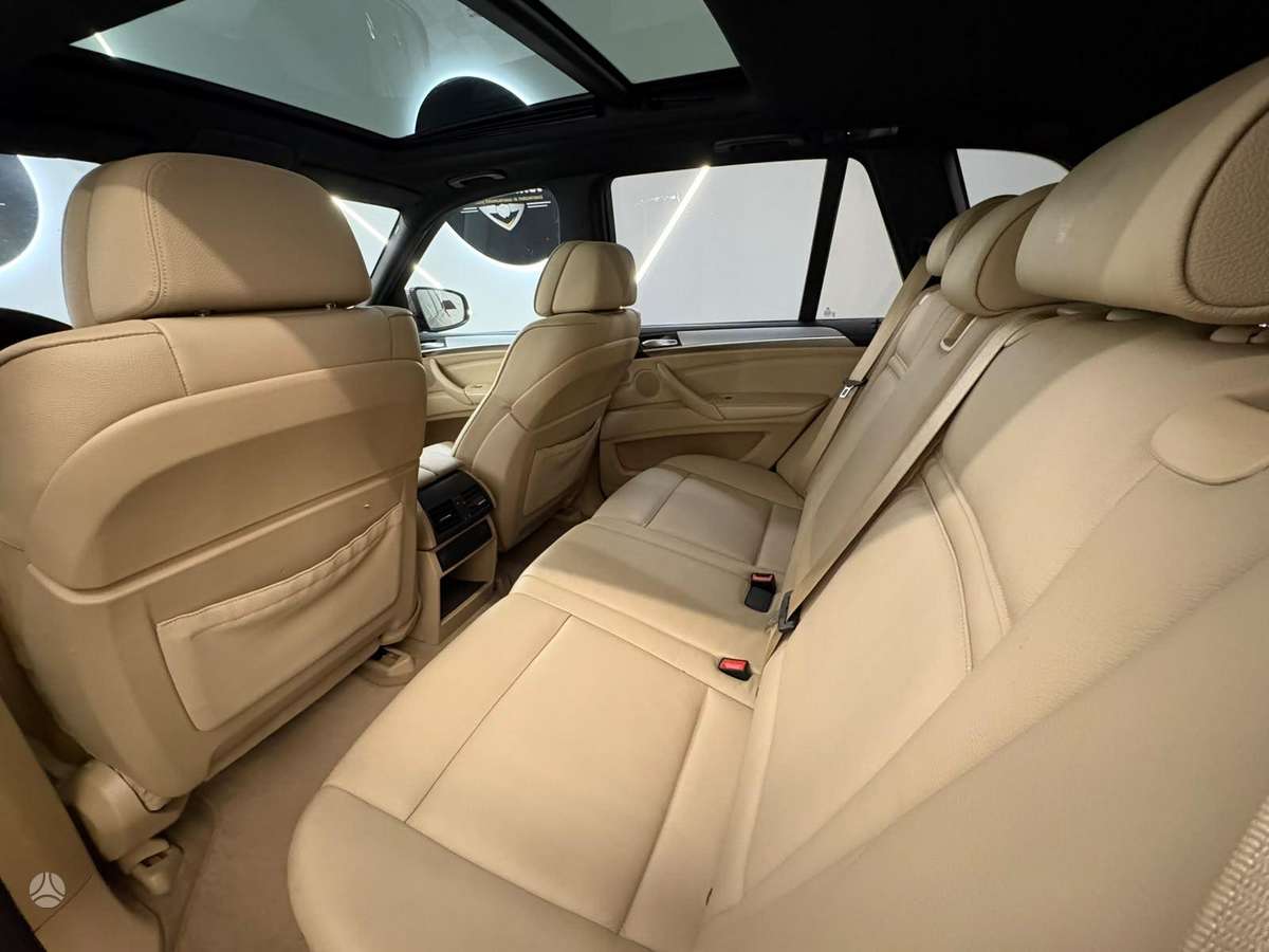 BMW X5, 3.0 l., off-road / crossover