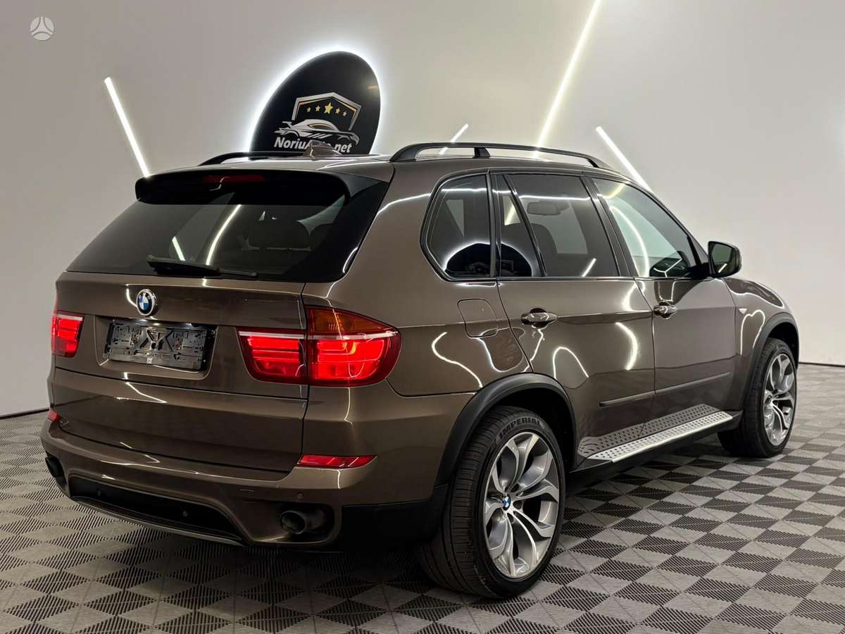 BMW X5, 3.0 l., off-road / crossover