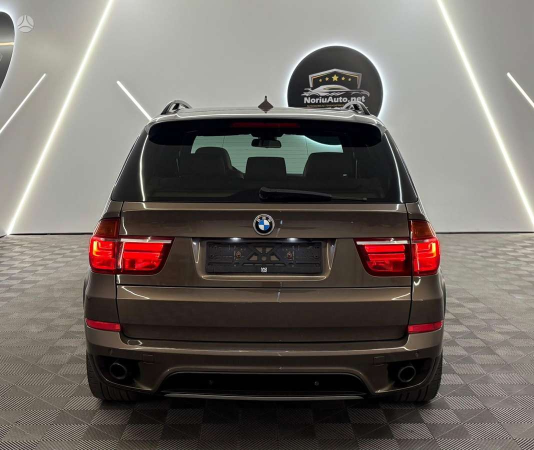 BMW X5, 3.0 l., off-road / crossover