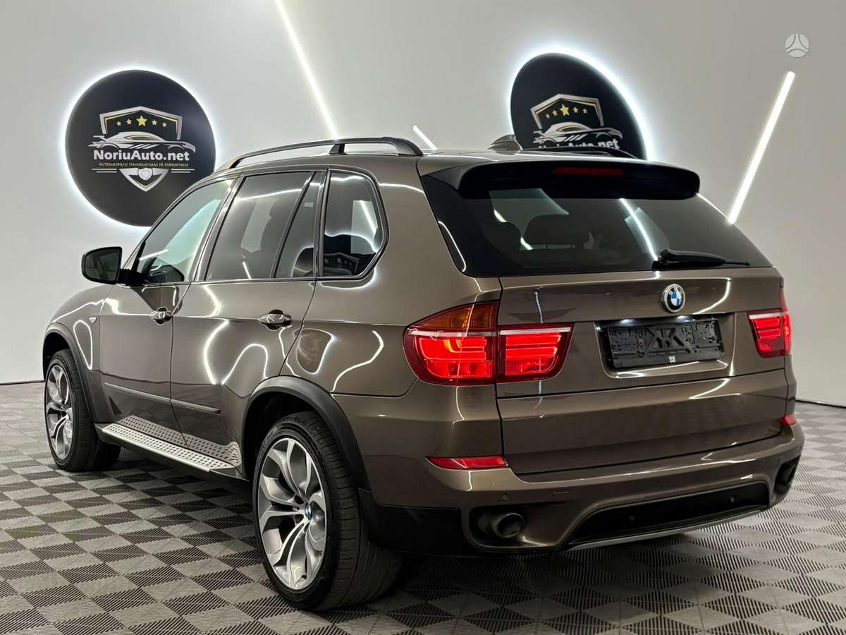 BMW X5, 3.0 l., off-road / crossover